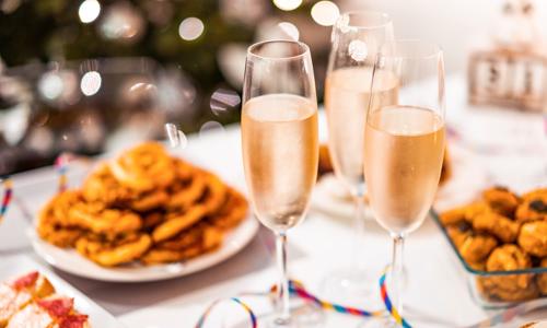 Mariánské Lázně: Silvestr v Parkhotelu Golf **** s gurmánským menu, cukrovím i punčem + wellness a procedura