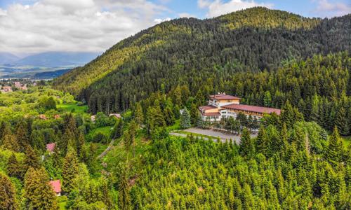 Odpočinek v Nízkých Tatrách v Relax Hotelu Avena *** s bazénem, až 5 procedurami a polopenzí + dítě zdarma