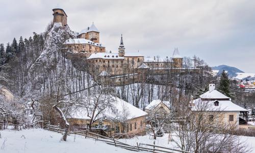 Oravské Beskydy u ski areálů a lesní železnice: Wellness Hotel Tyrapol s bazénem, vířivkou, vínem a polopenzí