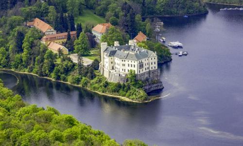 Orlická přehrada v apartmánech Yacht Club Radava s polopenzí, bazénem a saunou