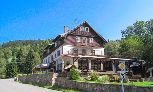 Orlické hory: Dovolená ideální pro turisty v Hotelu Orlice *** se snídaní nebo polopenzí