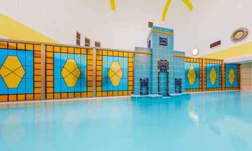Piešťany 300 m od známých lázní: Hotel Pavla **** se vstupem do wellness nebo léčebnou procedurou + polopenze