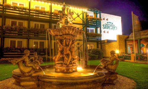 Piešťany: Relaxace u vody v Grand Hotelu Sergijo **** s venkovním i vnitřním wellness, masážemi a polopenzí