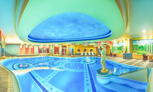 Polsko blízko hranic v Papuga Park Hotelu **** s neomezeným orientálním wellness (2 400 m²) a polopenzí