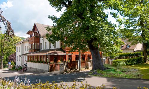 Polsko u českých hranic: Hotel Świeradów *** se vstupy do solné jeskyně a slevou na procedury + polopenze