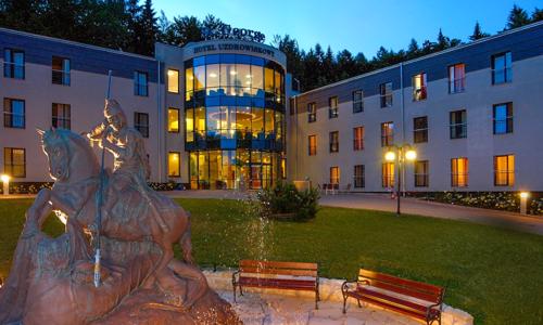 Polsko u českých hranic: Pobyt v Hotelu St. George Family & Senior Spa Kudowa Zdrój *** s wellness a polopenzí