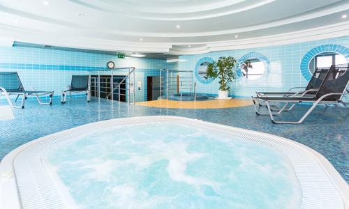 Polsko v historickém městě blízko Vratislavi: 4* Qubus Hotel Legnica s wellness a polopenzí + dítě do 10 let