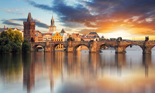 Praha přímo v centru: Luxusní 5* Hotel Urban Creme s vínem, slevou do hotelové restaurace a bohatou snídaní