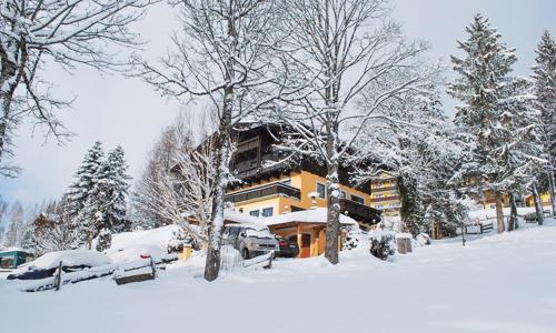 Rakouské Alpy u ski areálů v českém penzionu Savisalo *** se snídaní a saunou