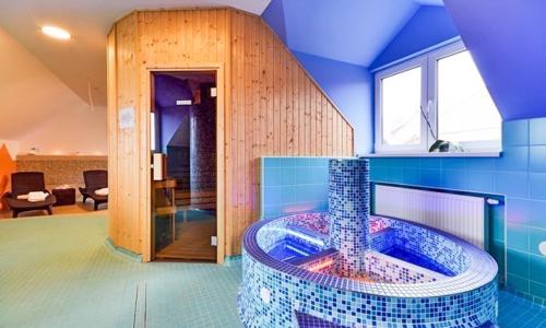 Relaxace u Kroměříže: Wellness Penzion Zlobice ***+ s wellness, procedurami, bowlingem i tenisem + snídaně