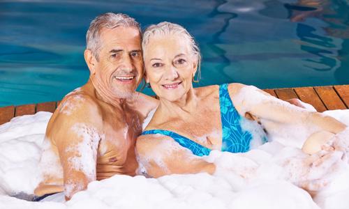Seniorský pobyt 55+ u Olomouce v Hotelu Akademie ***+ s wellness, trekingovými holemi a polopenzí