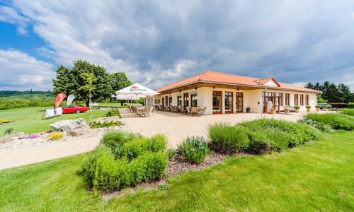 Slavkov u Brna: Hotel Austerlitz Golf *** se vstupem na koupaliště, zapůjčením golfových holí a polopenzí