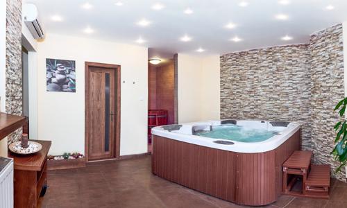 Slovensko: Komárno pro milovníky cyklistky a relaxace v Hotelu Banderium *** s privátním wellness a polopenzí