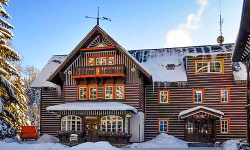 Špindlerův Mlýn: Zima u ski areálů v Hotelu Tři růže ***+ s polopenzí, vstupem do finské sauny a slevami