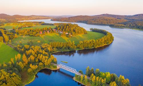 Šumava: Kubova Huť poblíž Boubínského pralesa v Hotelu Kristian *** s neomezeným bazénem, vínem a polopenzí 
