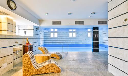 Vratislav v zámeckém Orient Palace Hotelu *** s neomezeným wellness s bazénem a saunou + polopenze