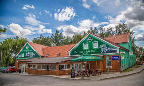 Vysočina: Penzion Grasel *** s polopenzí, bazénem, vířivkou a masážním křeslem