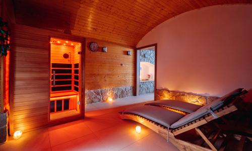Žďárské vrchy: Wellness Hotel Marta s neomezeným wellness, slevou na masážní vanu a koně + chutné snídaně