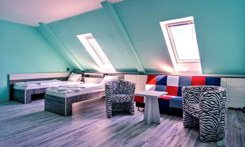 Znojmo v obklopení vinic v Hotelu N *** s polopenzí, posezením s vínem + sauna
